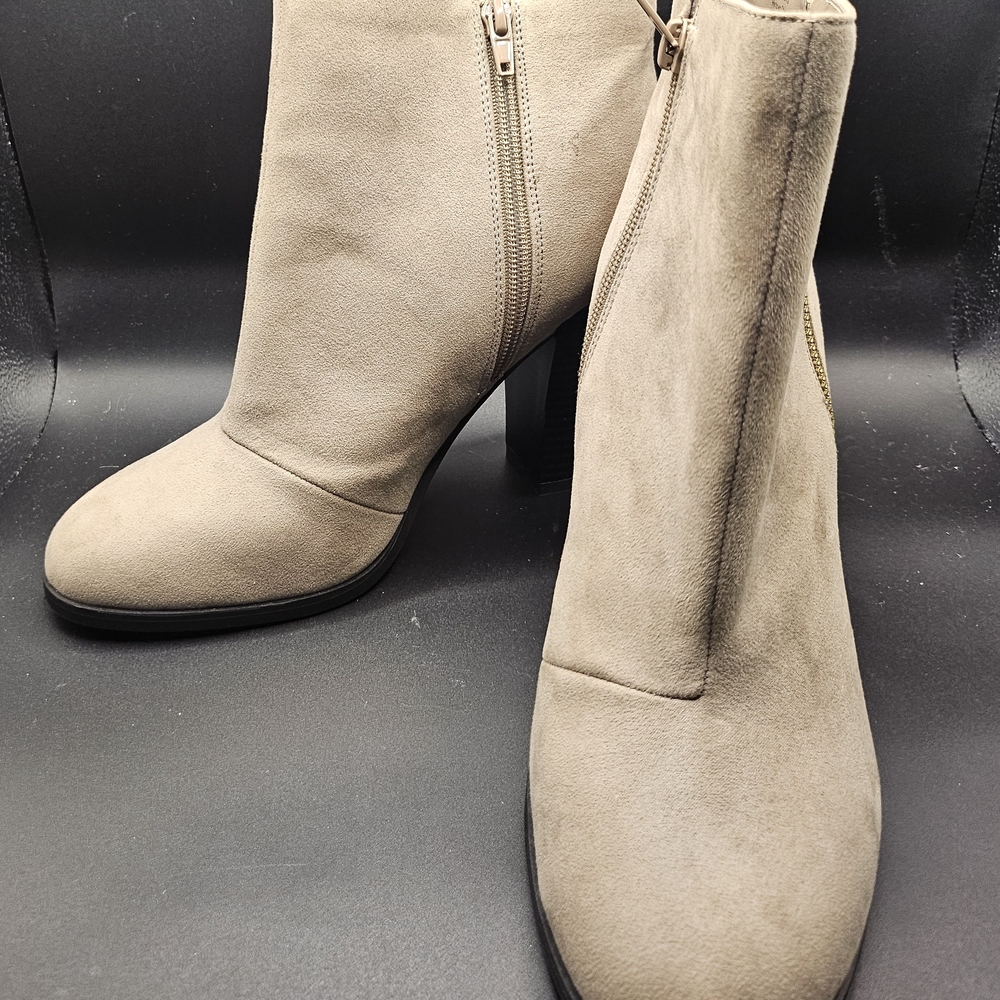 Elegant Tan Ankle Boots